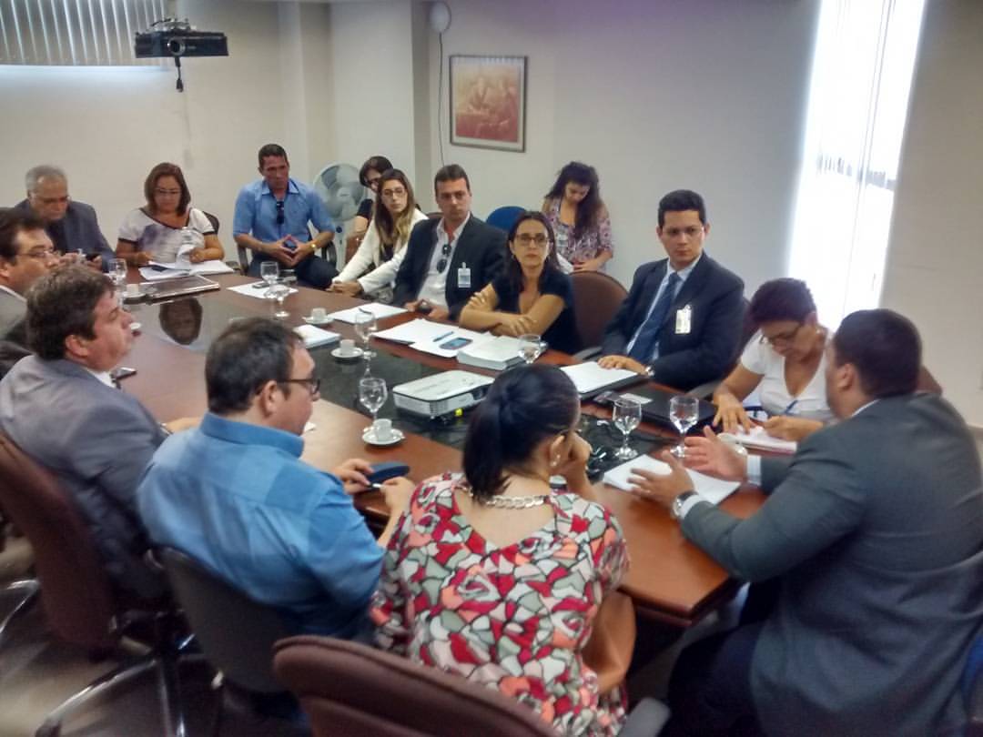 SMS participou de reunião sobre servidores municipalizados no TCE 