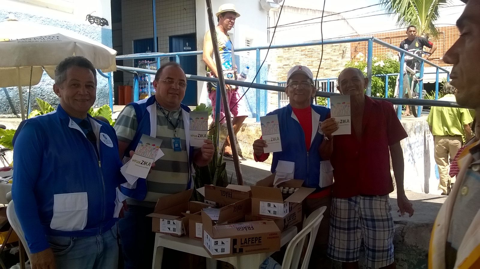 SMS distribui 11 mil frascos de hipoclorito de sódio em mercados e feiras livres de Natal