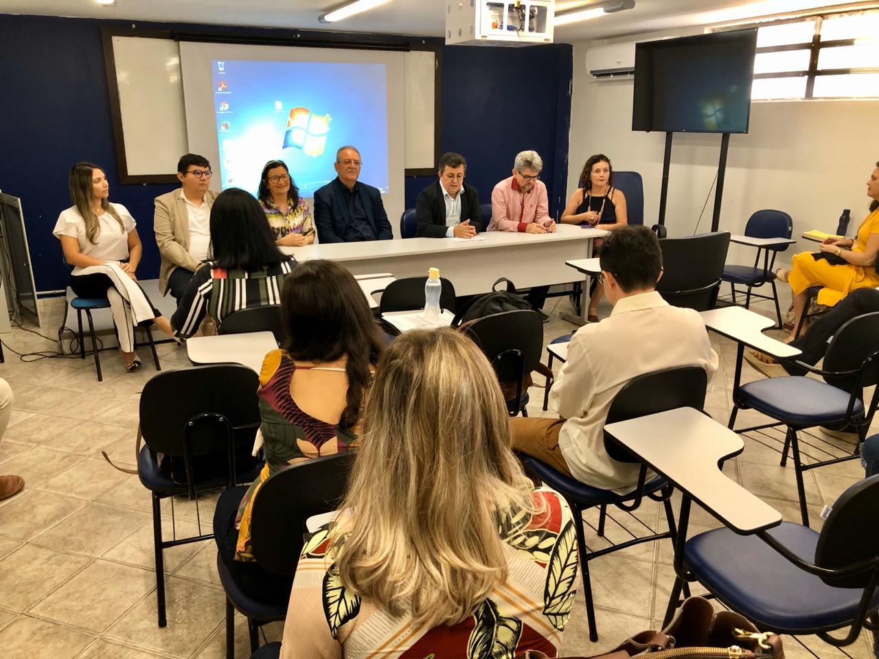 Cosems presente em aula inaugural de Especialização em Vigilância em Saúde ao mesmo tempo em que realiza Seminário Sobre Novo Modelo de Financiamento da APS