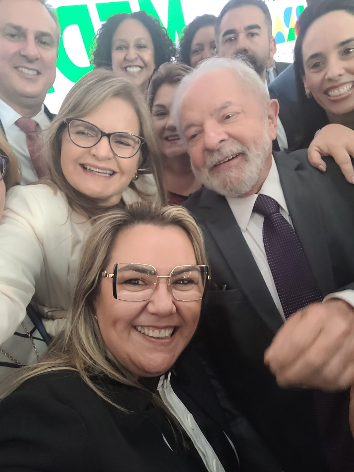 Presidente Maria Eliza Garcia marca presença no lançamento do novo Programa Mais Médicos