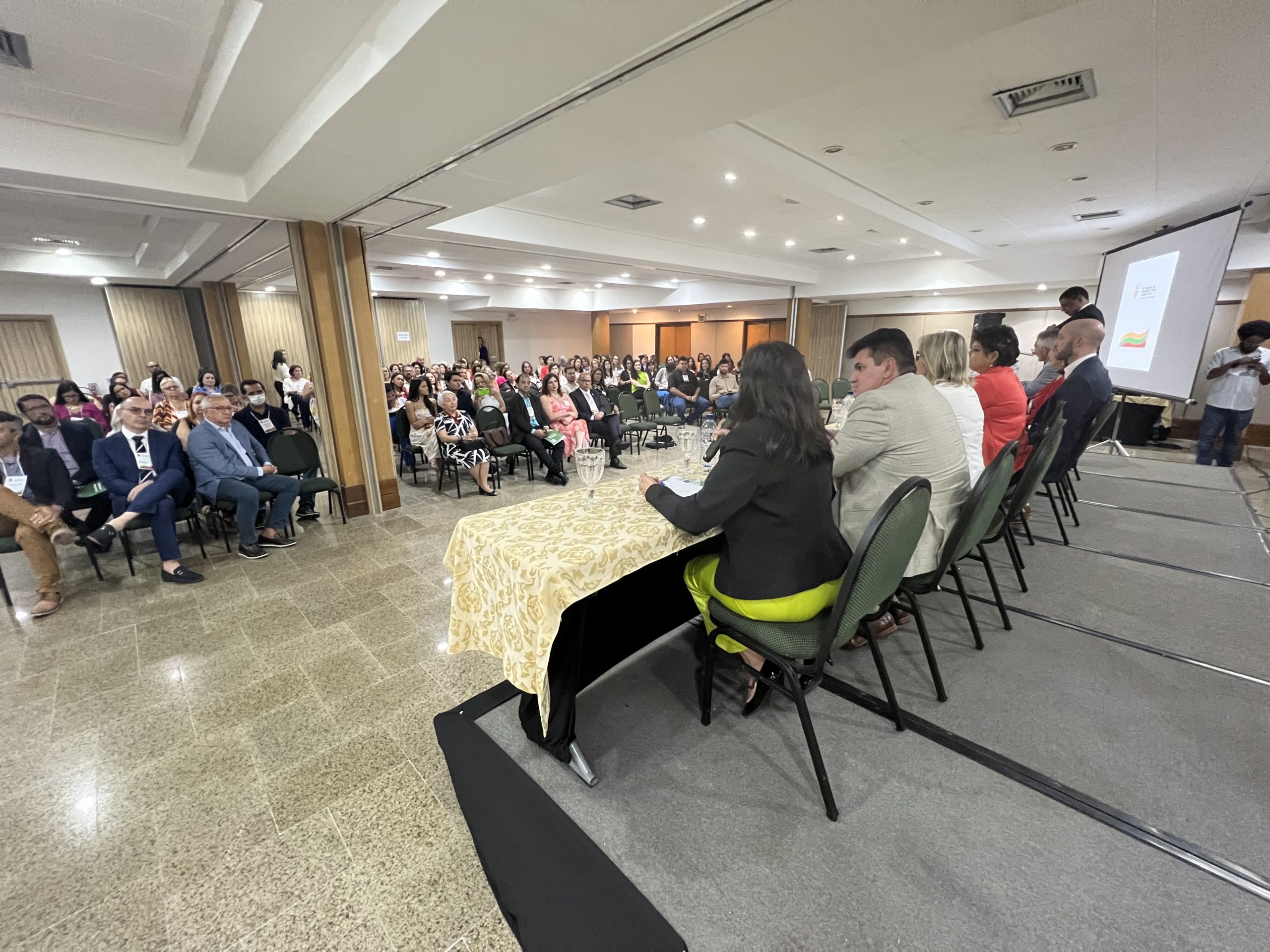 COSEMS CELEBRA 33 ANOS DE SERVIÇOS PRESTADOS PELO CERAE DURANTE XIV SEMINÁRIO DE REABILITAÇÃO INFANTIL E ADULTO DO RN