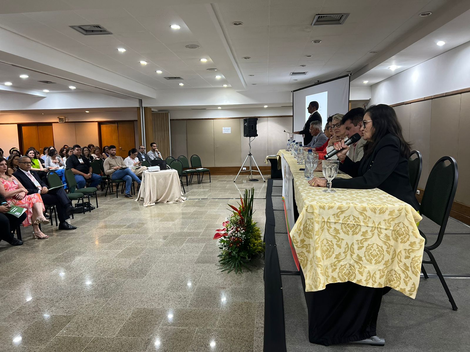 COSEMS CELEBRA 33 ANOS DE SERVIÇOS PRESTADOS PELO CERAE DURANTE XIV SEMINÁRIO DE REABILITAÇÃO INFANTIL E ADULTO DO RN