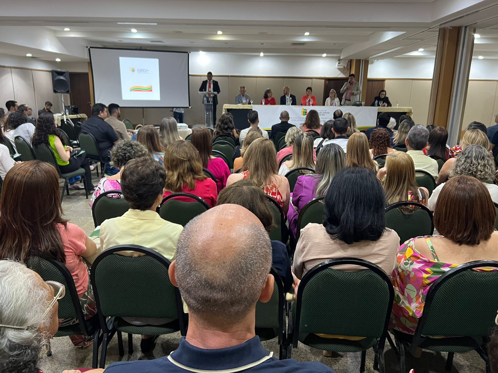 COSEMS CELEBRA 33 ANOS DE SERVIÇOS PRESTADOS PELO CERAE DURANTE XIV SEMINÁRIO DE REABILITAÇÃO INFANTIL E ADULTO DO RN