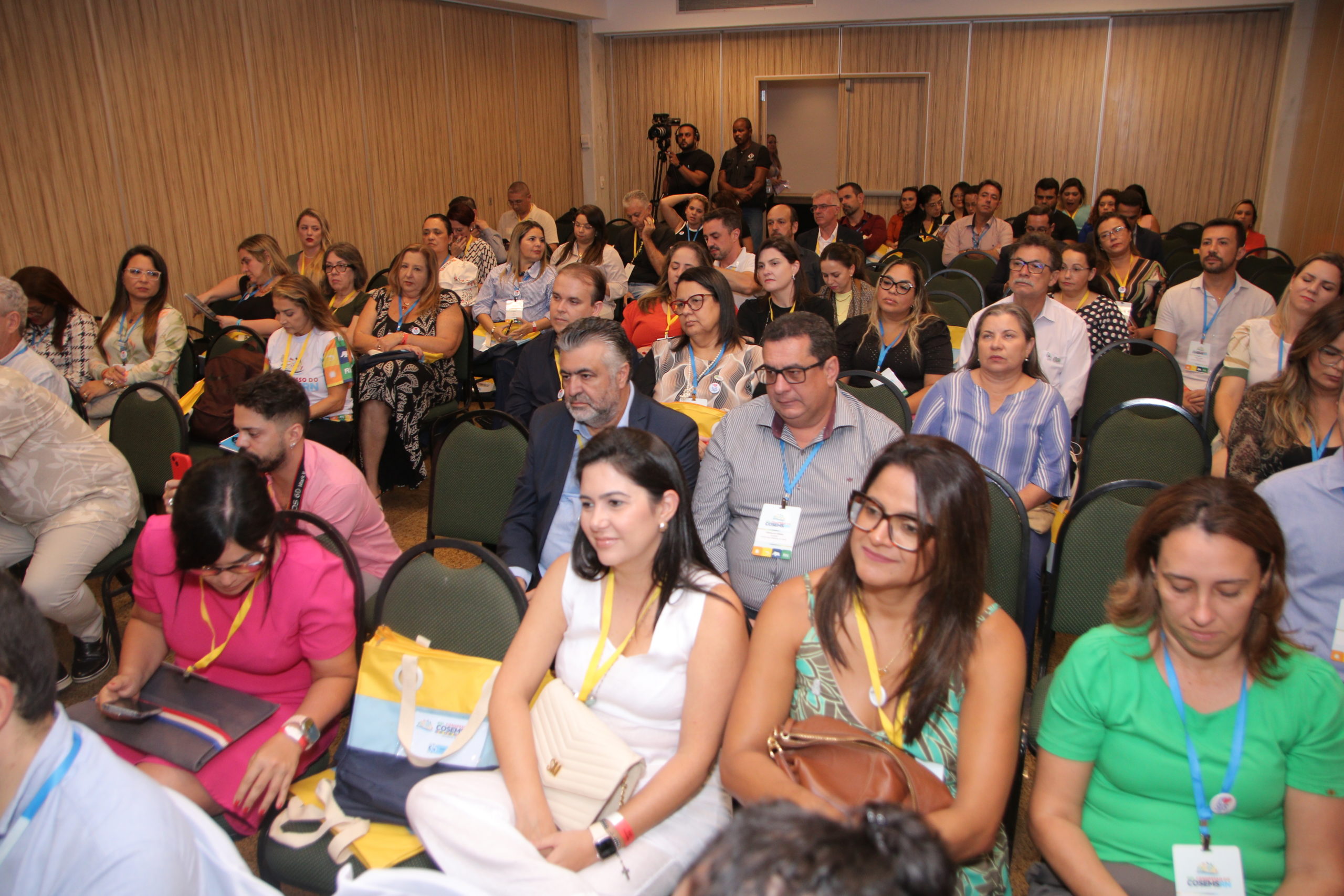 XVI CONGRESSO: 1º DIA (MANHÃ E TARDE)