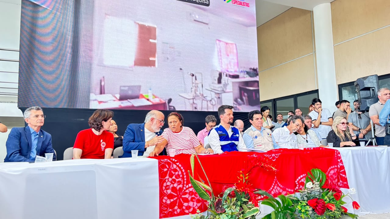 COSEMS-RN PARTICIPA DE SOLENIDADE DE ENTREGA DE VEÍCULOS E EQUIPAMENTOS DO PROGRAMA AGORA TEM ESPECIALISTAS NO RN